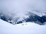 Skialpy v Kitz arn, Jarn akce s mlhou, aurem, oteplenm a i ochlazenm. Vysok lavinov riziko (stupe IV) a disciplinovan parta + vborn lyai. No prost Skialpov nhul. - fotografie 35