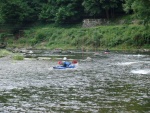 Kajaková Škola CK Klíč, Jizera měla parádní vodu, jen kdyby to sluníčko aspoň na chvíli vykouklo. Omluvte tedy fotky, světla bylo opravdu málo.. - fotografie 17