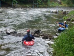Kajaková Škola CK Klíč, Jizera měla parádní vodu, jen kdyby to sluníčko aspoň na chvíli vykouklo. Omluvte tedy fotky, světla bylo opravdu málo.. - fotografie 58
