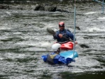 Kajaková Škola CK Klíč, Jizera měla parádní vodu, jen kdyby to sluníčko aspoň na chvíli vykouklo. Omluvte tedy fotky, světla bylo opravdu málo.. - fotografie 108