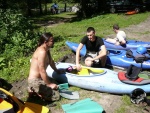 Kajaková škola Jizera, Nádherníé počasí a optimální voda. Takové byly podmínky na Jizeře a na účastnících byly vidět velké pokroky. Všechny zdraví Venca a Péca - fotografie 11