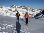 SILVRETTA - OPRAVDOVÝ SKIALPINISTICKÝ RÁJ - 2011, Čtyři dny ve sluncem zalitých horách. Pochvala všem účastníkům za pohodu a super výkony. Odpolední siesta byla vždy odměnou za ranní vstávání... - fotografie 153