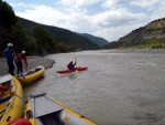 RAFTING EXPEDICE DO ALBÁNIE 2011, Daleká a exotická země nás opět přijala vlídně s překrásnou přírodou a dobrým počasím. Vodáckých zážitků bylo hojně, stejně jako gurmánských a cestovatelských. Příjemnou partu ještě vylepšila Danina k - fotografie 173
