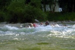 KAJAK KEMP SALZA 2011, Parádní parta, rostoucí voda a taky výkony účastníků. Myslím že to byl skvělej kemp. Všechny zdraví Venca a Sandál - fotografie 78