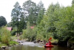 KAJAKOVÁ ŠKOLA JIZERA - je i pro děti, Počasí bylo dost drsný, celou sobotu propršelo, ale děcka, jako by to ani nevnímala. V neděli bylo mrtě vody jak na Jizeře tak na Kamenici, proto jsme přejeli na nádherné Labíčko. Maximální úspěch pa - fotografie 115