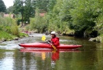 KAJAKOVÁ ŠKOLA JIZERA - je i pro děti, Počasí bylo dost drsný, celou sobotu propršelo, ale děcka, jako by to ani nevnímala. V neděli bylo mrtě vody jak na Jizeře tak na Kamenici, proto jsme přejeli na nádherné Labíčko. Maximální úspěch pa - fotografie 116