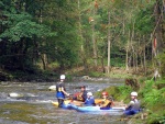 Kajaková škola Jizera 3.-4. září 2011, Nádherné počasí a víkend strávený v nádherném místě při nádherném sportu, to je prostě nádherný víkend... Všechny účastníky školy musíme pochválit, pokroky byly viditelně pro radost. - fotografie 85