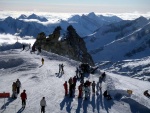 Podzimní ROZLYŽOVÁNÍ TUX 2011, Parádní akce s báječnou partičkou zajímavých lidiček a dobrých lyžařů a snowborďáků. Jen kdyby to tak rychle neutíkalo... A taky by mohlo trochu nakydat, Alponoši. - fotografie 39