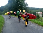 KAJAKOVÁ ŠKOLA HORNÍ JIZERA, Perfektní a pohodový tým padlerů :-) Škoda že nevyšla předpověd ohledně deště a tak jsme jen hoblovali Kamenici a Jizeru a pilovali techniku. Nezbývá mi než všechny účastníky pochválit. Mára - fotografie 3