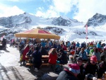 PITZTAL - PODZIMN� ROZLY�OV�N�, Slun��ko, pra��nek, perfektn� p�ipraven� svahy, n�dhern� ledovec, b�je�n� parta ly�a�� s chut� po zdokonalen�. Co v�c si p��t. Ve�ern� sauna n�s kr�sn� proh��la. Par�dn� za��tek zimy! - fotografie 22