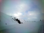 SKIALPINISTICKÉ ELDORADO1.-3.2.2013 - tentokrát spíš sněžná apokalypsa, Skvělá parta na báječné akci, kde sice nebylo moc vidět a sněhu napadlo 70 cm za dva dny, parádně jsme si to všichni užili. - fotografie 54
