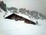 SKIALPINISTICKÉ ELDORADO1.-3.2.2013 - tentokrát spíš sněžná apokalypsa, Skvělá parta na báječné akci, kde sice nebylo moc vidět a sněhu napadlo 70 cm za dva dny, parádně jsme si to všichni užili. - fotografie 55