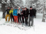 Skialpinistický víkend v Krkonoších Z Janských lázní přes Sněžku do Janských Lázní, Napadl sníh a tak jsme vyrazili do bílé stopy. Parádní víkend, sjela se báječná parta tak jen té mlhy mohlo být trochu méně Krakonoši :-) - fotografie 33