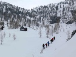 DACHSTEIN - SKIALPOVÁ KLASIKA 2015, Jedním slovem: Hitparáda! Předpověď počasí byla velmi nepříznivá, Dachstein nás však přijal přívětivě, chatař Richard nešetřil úsměvy a šiškovicí a Mára natuněným programem. - fotografie 11