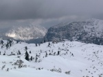 DACHSTEIN - SKIALPOVÁ KLASIKA 2015, Jedním slovem: Hitparáda! Předpověď počasí byla velmi nepříznivá, Dachstein nás však přijal přívětivě, chatař Richard nešetřil úsměvy a šiškovicí a Mára natuněným programem. - fotografie 13
