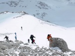DACHSTEIN - SKIALPOVÁ KLASIKA 2015, Jedním slovem: Hitparáda! Předpověď počasí byla velmi nepříznivá, Dachstein nás však přijal přívětivě, chatař Richard nešetřil úsměvy a šiškovicí a Mára natuněným programem. - fotografie 15