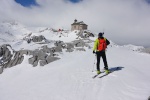 DACHSTEIN - SKIALPOVÁ KLASIKA 2015, Jedním slovem: Hitparáda! Předpověď počasí byla velmi nepříznivá, Dachstein nás však přijal přívětivě, chatař Richard nešetřil úsměvy a šiškovicí a Mára natuněným programem. - fotografie 19