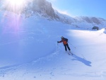 DACHSTEIN - SKIALPOVÁ KLASIKA 2015, Jedním slovem: Hitparáda! Předpověď počasí byla velmi nepříznivá, Dachstein nás však přijal přívětivě, chatař Richard nešetřil úsměvy a šiškovicí a Mára natuněným programem. - fotografie 27