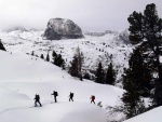 DACHSTEIN - SKIALPOVÁ KLASIKA 2015, Jedním slovem: Hitparáda! Předpověď počasí byla velmi nepříznivá, Dachstein nás však přijal přívětivě, chatař Richard nešetřil úsměvy a šiškovicí a Mára natuněným programem. - fotografie 47