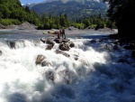 RAFTING VE FRANCII NA YUKONECH, Moc hezk� akce na b�je�n�ch �ek�ch. Po�as� p��lo, n�lada dobr� a �eky a p��roda v�e n�dhern�... - fotografie 31