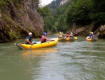 RAFTING VE FRANCII NA YUKONECH, Moc hezk� akce na b�je�n�ch �ek�ch. Po�as� p��lo, n�lada dobr� a �eky a p��roda v�e n�dhern�... - fotografie 127