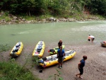 RAFTING VE FRANCII NA YUKONECH, Moc hezk� akce na b�je�n�ch �ek�ch. Po�as� p��lo, n�lada dobr� a �eky a p��roda v�e n�dhern�... - fotografie 128