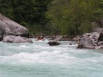Perly alpskch ek - kvten 2006, Jeden z nejoblbenjch raftovch zjezd do Rakouska a Slovinska opt nezklamal. Krsn poas, tuln kemp a tyrkysov, kilov ist voda s kulisou vpencovch tt Alp. - fotografie 273
