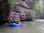Rafting v Totes Gebirge, Lehčí raftingová akce na dvou hezkých řekách. Po sobotním sluníčky sice zapršelo, ale větší voda na Steyru byla všemi jednoznačně přivítána... - fotografie 20