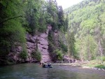 Rafting v Totes Gebirge, Lehčí raftingová akce na dvou hezkých řekách. Po sobotním sluníčky sice zapršelo, ale větší voda na Steyru byla všemi jednoznačně přivítána... - fotografie 36