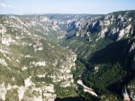 LETN� FRANCOUZSK� POHODA NA �EK�CH Gard, Tarn, Herault a Ardeche, Skv�l� slune�n� po�as� na rozd�l od de�tiv�ch �ech, ji�n� temperament a b��� z�pasy, skv�l� v�no, n�dhern� �eky, pr�zra�n� a tepl� voda, no prost� pohoda jak m� b�t... - fotografie 102
