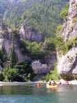 LETN� FRANCOUZSK� POHODA NA �EK�CH Gard, Tarn, Herault a Ardeche, Skv�l� slune�n� po�as� na rozd�l od de�tiv�ch �ech, ji�n� temperament a b��� z�pasy, skv�l� v�no, n�dhern� �eky, pr�zra�n� a tepl� voda, no prost� pohoda jak m� b�t... - fotografie 442