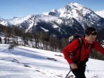 SKIALP ARENA NZK TAURY, Tentokrt jsme se vrtili do Nzkych Taur, kde na ns ekalo fantastick poas a dostatek snhu. Odmnou byly pekrsn vhledy z vrchol a nezapomenuteln sjezdy. A parta byla skvl... Dky Alpono - fotografie 132