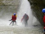 FOTKY Z EXPEDICE: SQIFERIA DISCOVERY, Výborná parta zkušených vodáků a zparchanťelé počasí v podobě zmrzlíků na jižním balkáně.... Co řeka to perla, voda supermax, totální pohoda až na tu kosu a po kopcích sníh... - fotografie 506